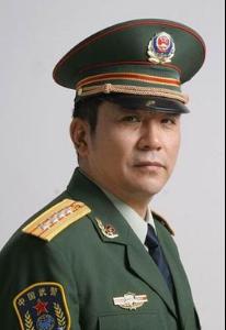 演员夏宗佑，舞台与人生的转变，自信与成就的力量之源
